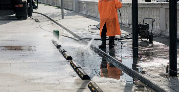 Parking Lot Pressure Washing in San Rafael