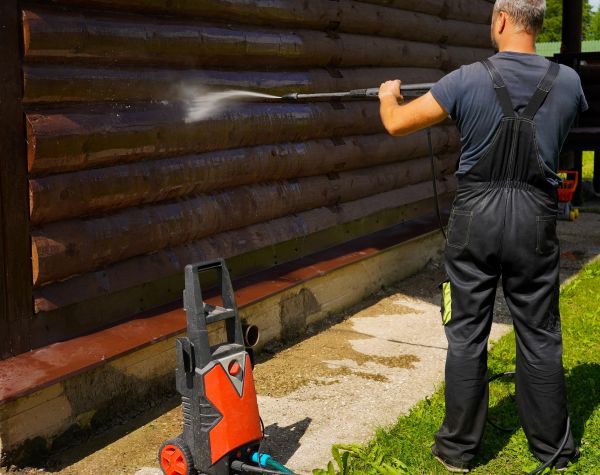 Cost of Log Home Pressure Washing in San Rafael