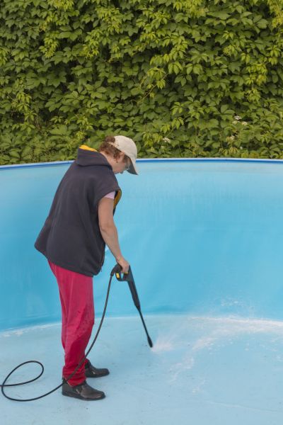 Cost of Pool Pressure Washing in San Rafael